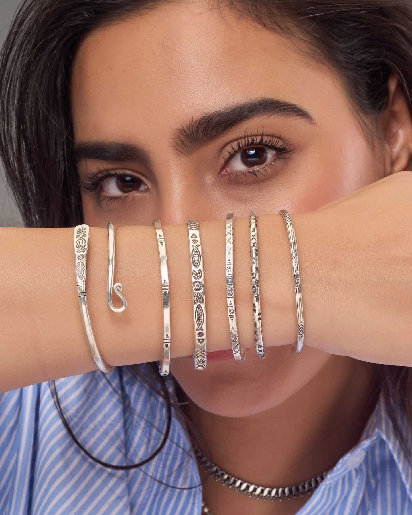 Dots Motif Bangle